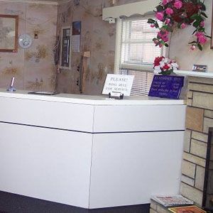 Economy Inn Cadillac Dalaman gambar